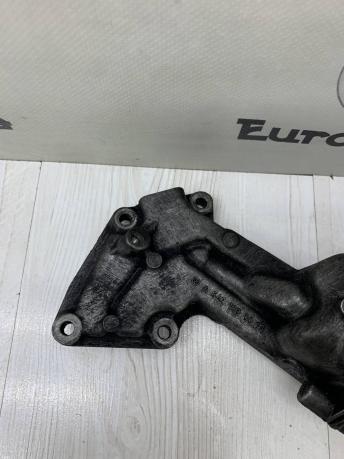 Корпус масляного фильтра Mercedes Om642 A6421800010