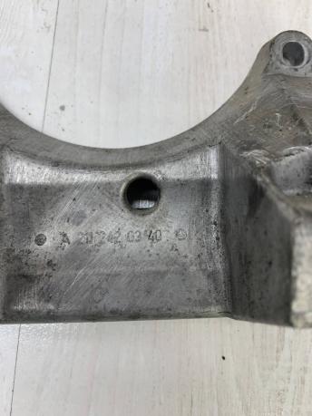 Кронштейн опоры АКПП Mercedes W211 A2112420340