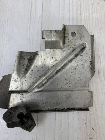 Кронштейн сервопривода коробки Mercedes W211 A2202710188