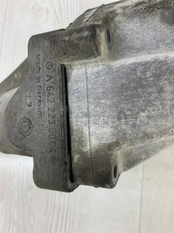 Кронштейны опор двигателя Mercedes Om642 A6422230004