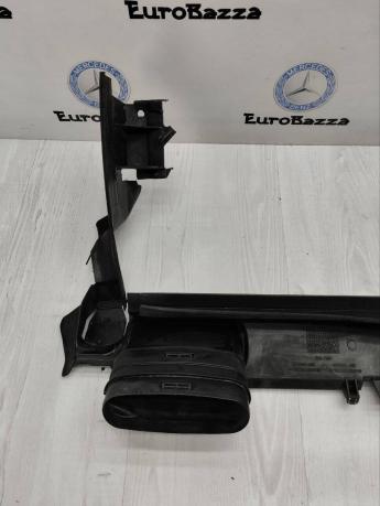 Дефлектор радиатора Mercedes W209 A2095050530