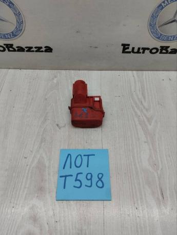 Крышка клеммы аккумулятора Mercedes W221 A1645450303