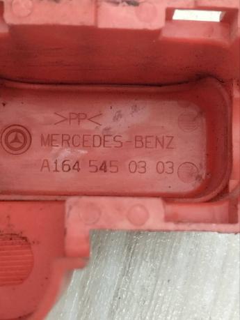 Крышка клеммы аккумулятора Mercedes W221 A1645450303