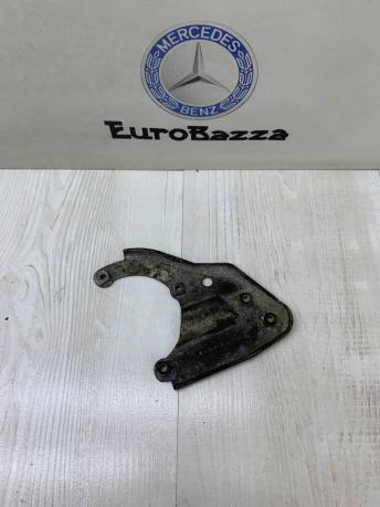Кронштейн впускного коллектора Mercedes М266 A2660940527