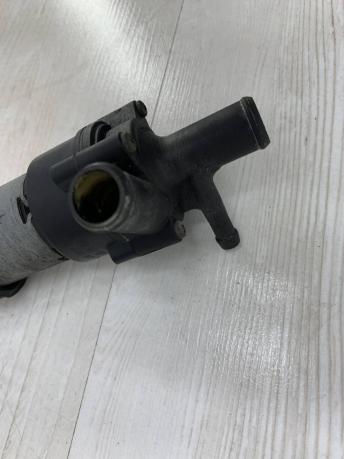 Дополнительная помпа Mercedes W209 A2038350164
