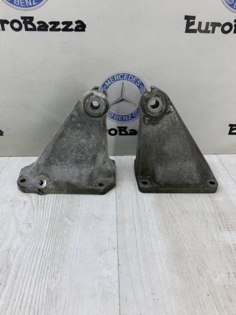 Кронштейн опоры двигателя Mercedes М112 A1122232004