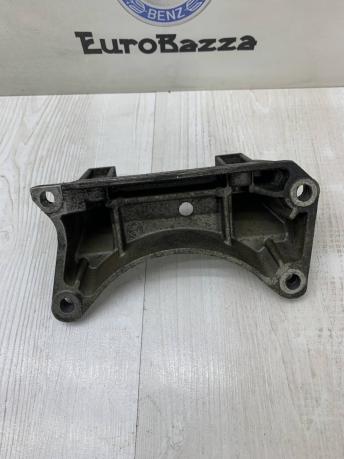 Кронштейн опоры АКПП Mercedes W209 A1402421340