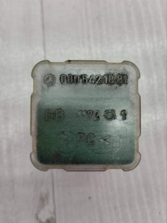 Реле бензонасоса Mercedes W124 A0005421881