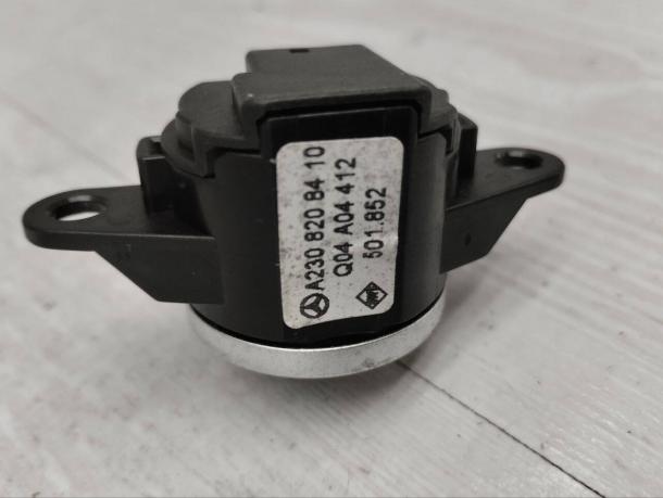 Кнопка открытия багажника Mercedes R230 A0005421881