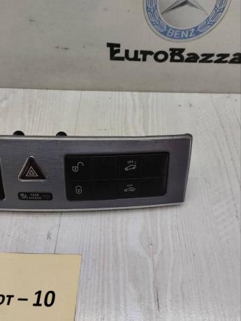 Блок кнопок центральной панели Mercedes W203 A2038700151