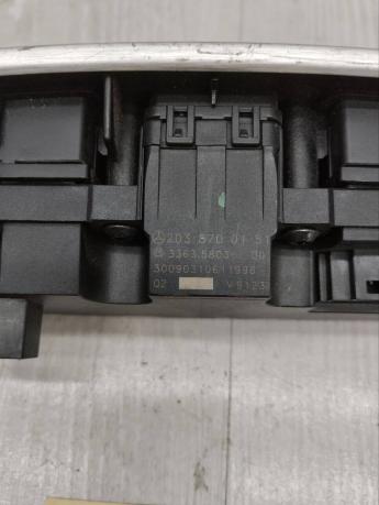 Блок кнопок центральной панели Mercedes W203 A2038700151