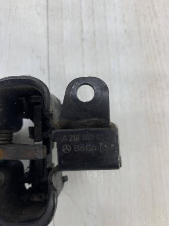 Замок капота Mercedes W209 A2198800160