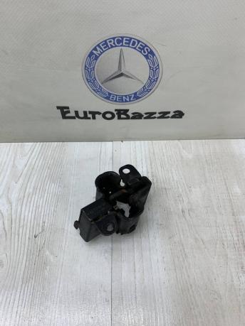 Замок капота Mercedes W209 A2198800160