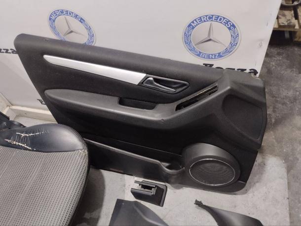 Салон Mercedes W245 A1699100246