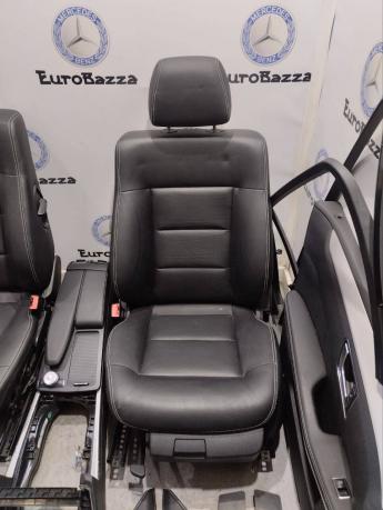 Передние сидения Mercedes W212 A2129102546