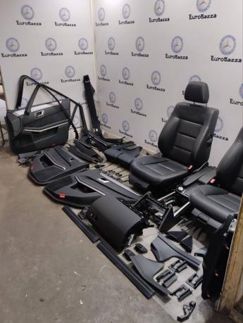 Передние сидения Mercedes W212 A2129102546