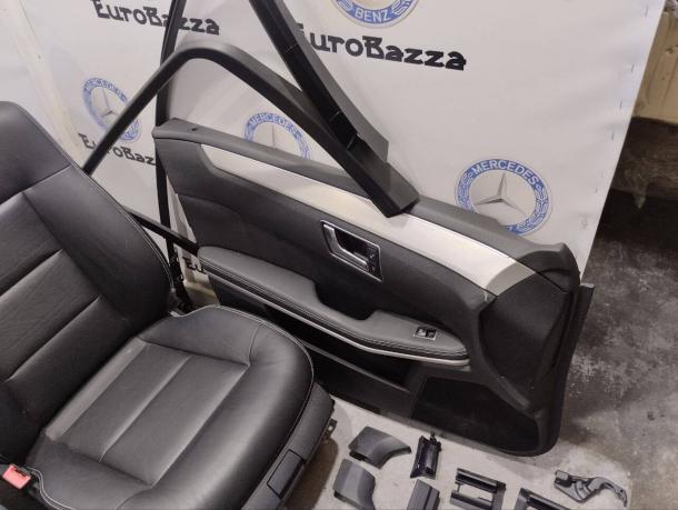 Передние сидения Mercedes W212 A2129102546