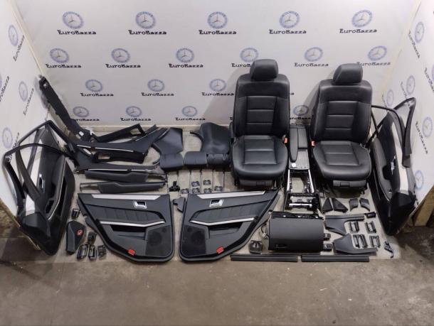Передние сидения Mercedes W212 A2129102546