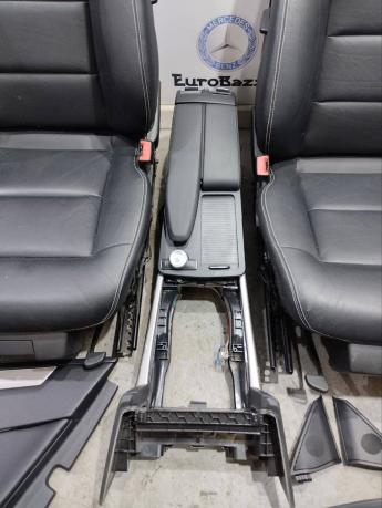 Передние сидения Mercedes W212 A2129102546