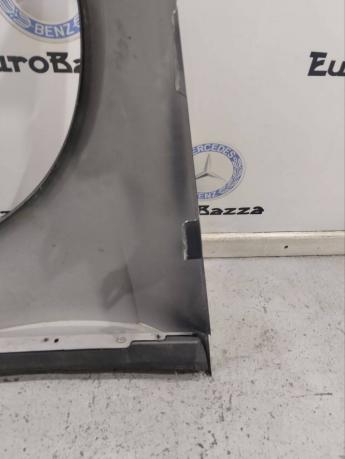 Крыло переднее правое Mercedes W212 A2128800218