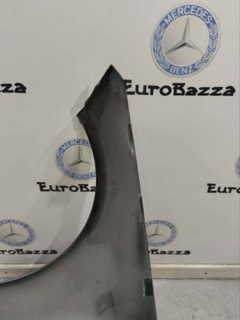 Крыло переднее правое Mercedes W212 A2128800218
