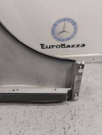 Крыло переднее левое Mercedes W212 A2128800118