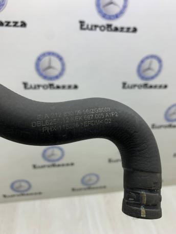 Патрубок системы охлаждения Mercedes W212 A2128300996