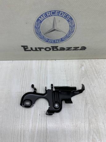 Кронштейн ручки задней дивана Mercedes W212 Wagon A2129209400