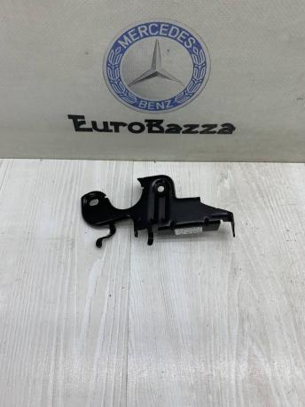 Кронштейн ручки задней дивана Mercedes W212 Wagon A2129209400