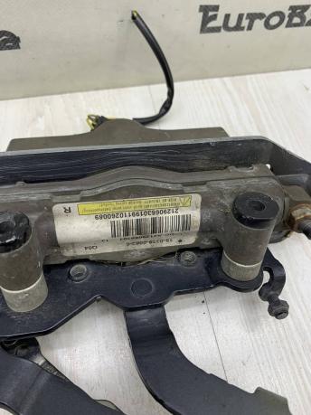Петля капота с пиропатроном Mercedes W212 A2048800128