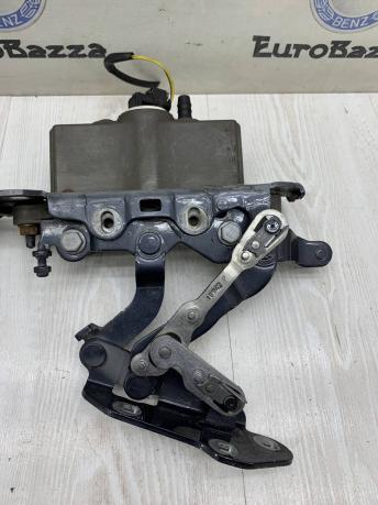 Петля капота с пиропатроном Mercedes W212 A2048800128