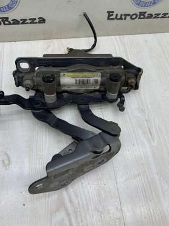 Петля капота с пиропатроном Mercedes W212 A2048800128