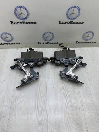 Петля капота с пиропатроном Mercedes W212 A2048800128