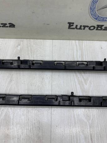 Направляющая заднего бампера Mercedes W212 Wagon A2128800330