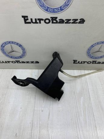 Водосток жабо Mercedes W212 A2128320725