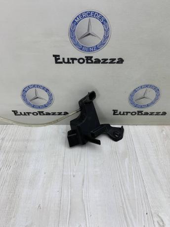 Водосток жабо Mercedes W212 A2128320725