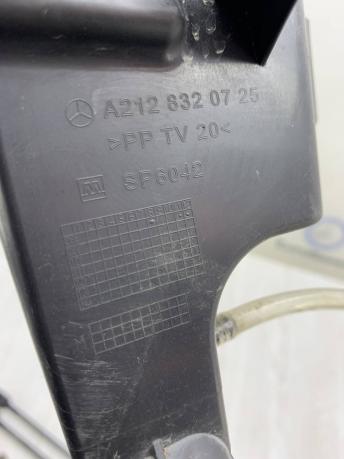 Водосток жабо Mercedes W212 A2128320725