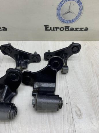 Петля двери Mercedes W212 A2047201537