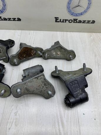 Петля двери Mercedes W212 A2047201537