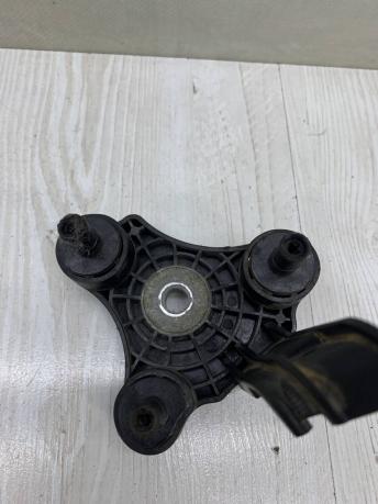 Кронштейн блока ABS Mercedes W212 A2124300410