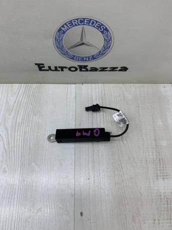 Усилитель антенны задний правый Mercedes W212 A2048702589
