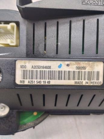 Приборная панель Mercedes W251 A2515401948