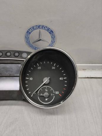 Приборная панель Mercedes W251 A2515401948