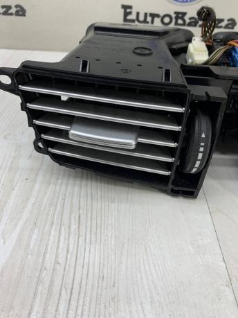 Дефлектор обдува салона центральный Mercedes W212 A2128302554