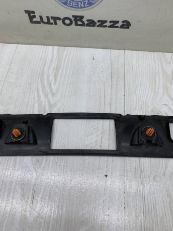 Пластик замка крышки багажника Mercedes W212 Wagon A2127400593