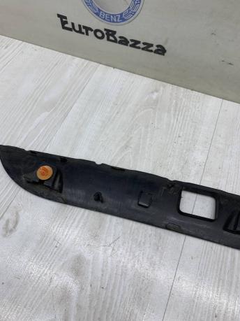 Пластик замка крышки багажника Mercedes W212 Wagon A2127400593