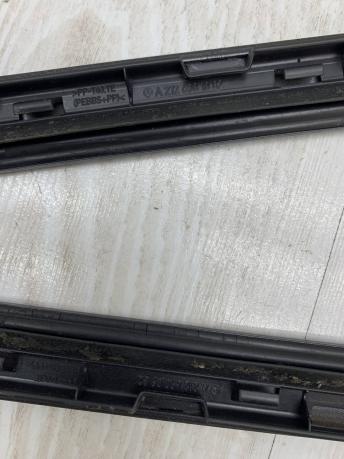 Боковой молдинг лобового стекла Mercedes W212 A2126900982