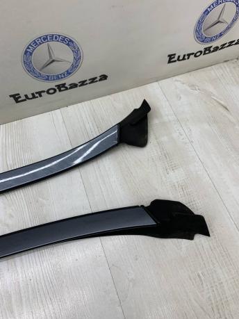 Боковой молдинг лобового стекла Mercedes W212 A2126900982