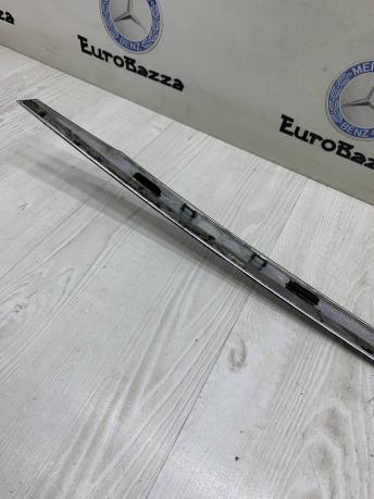 Молдинг крышки багажника Mercedes W212 Wagon A2127430182