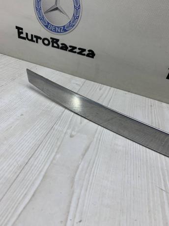 Молдинг крышки багажника Mercedes W212 Wagon A2127430182